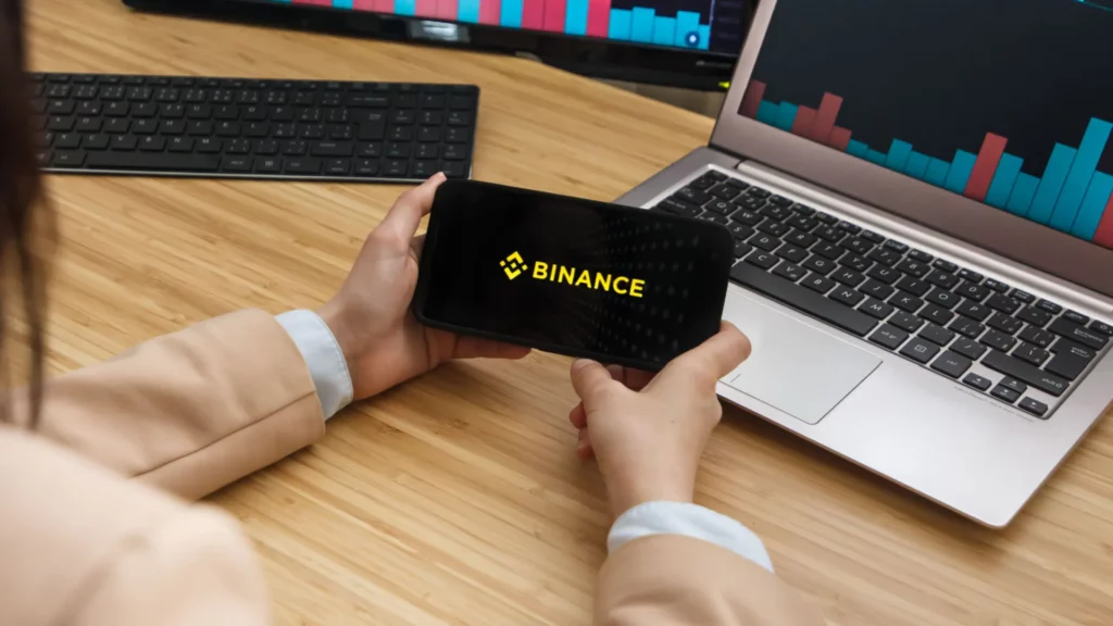 Binance Ramps Up Crackdown on US Users, Giving Them 14 Days to Withdraw Funds - CoinDesk