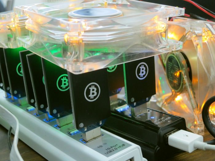 Bitcoin Miners Buy up Rigs as Prices Near All-Time Lows