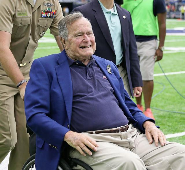 George, Barbara Bush's emotional coin toss starts Super Bowl 51