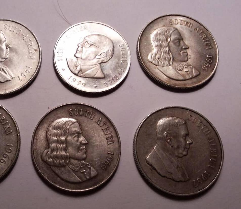 Old Coin Price | Old Coin Price List : ₹4 Lakh | Old coins price, Old coins value, Old coins