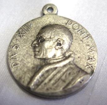 OUTSTANDING PIVS XII PONT MAX VATICAN MEDAL TOKEN. EXCELLENT CONDITION on PopScreen