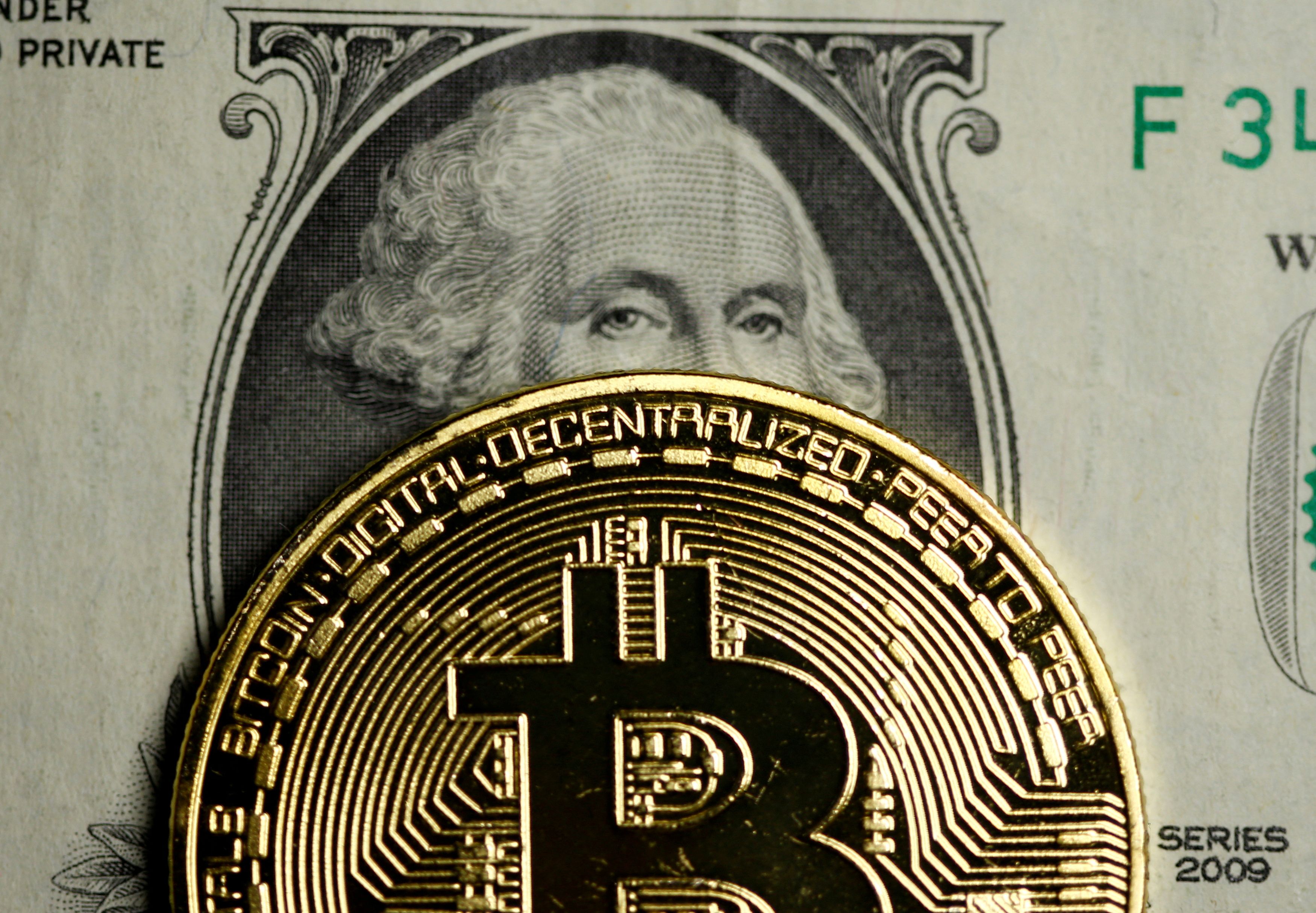 Can Bitcoin Replace US Dollar As Reserve Currency?