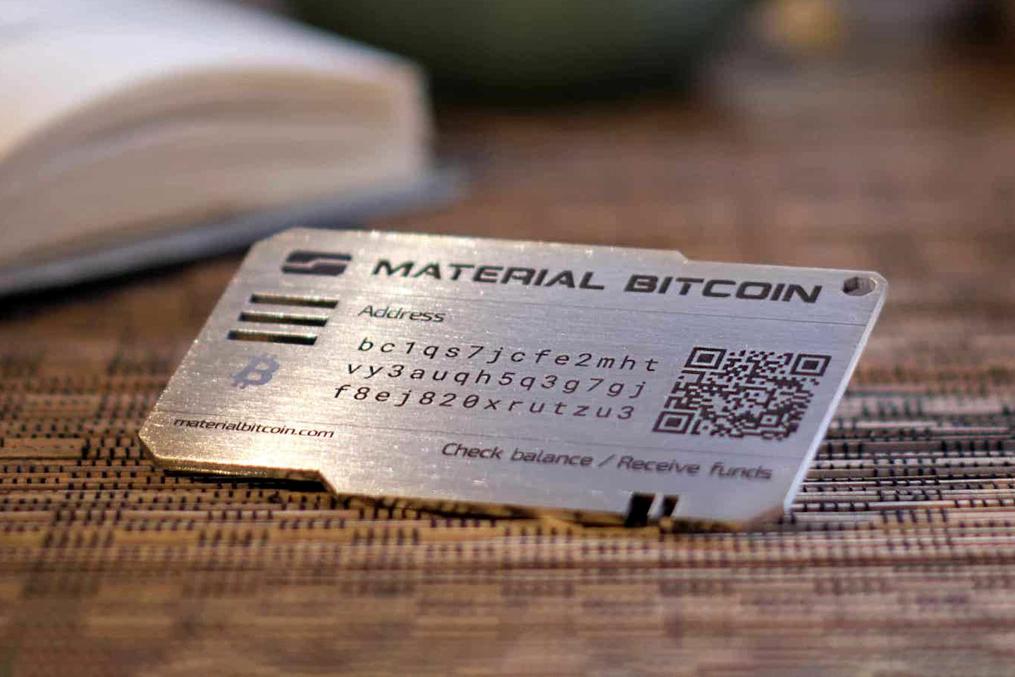 Luxury Metal Card Wallet | Designer Metal Card Holder VANDIUM®