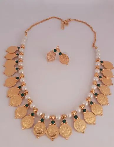 kasu lakshmi coins necklace | Gold necklace designs, Gold fashion necklace, Gold earrings designs