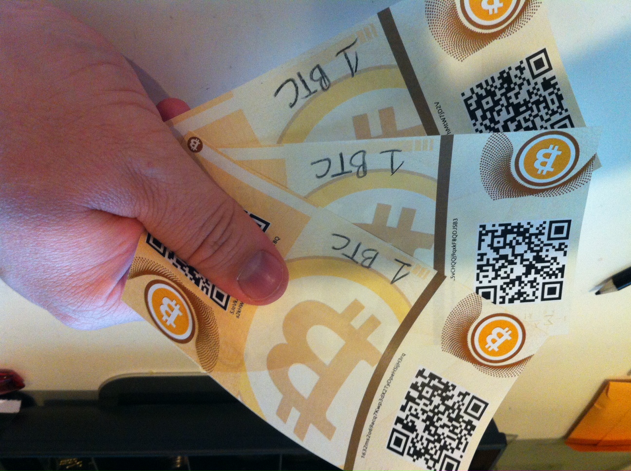 Generate a Paper Wallet whit CryptoLocalATM